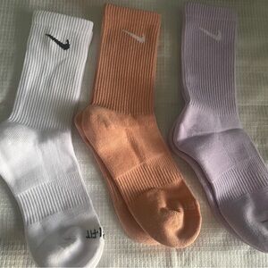 Nike Medium Crew Socks — White, Peach, Lavender (3-Pack)